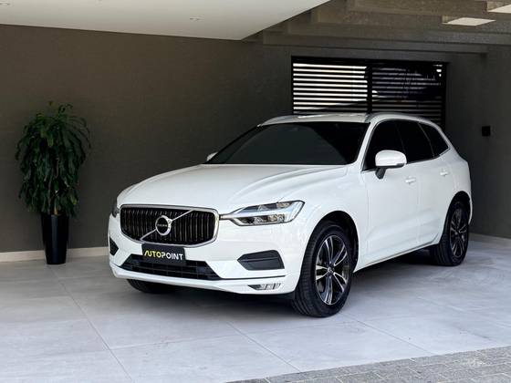 VOLVO XC60 2.0 D5 DIESEL MOMENTUM AWD GEARTRONIC